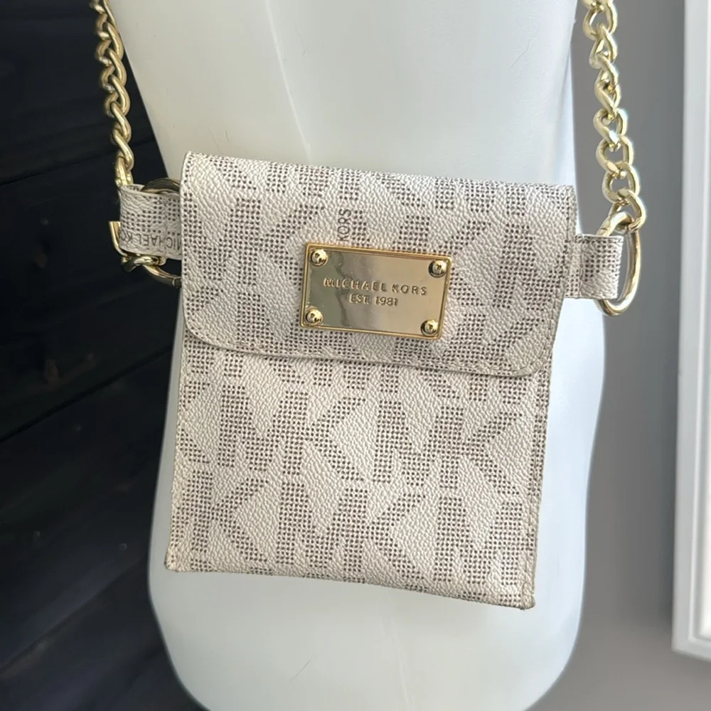 Michael Kors Mini Belt‎ Bag Cream - Picture 3 of 9